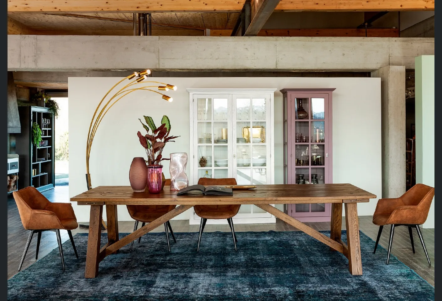 Tavolo classico in legno di rovere linee di design Castle di Devina Nais