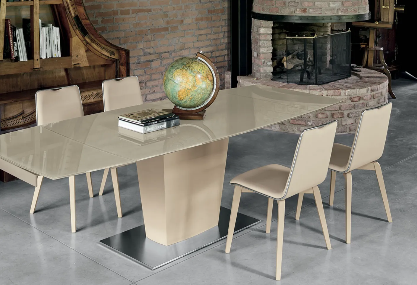 Tavolo di design allungabile in vetro e metallo Copernico 160 di Target Point