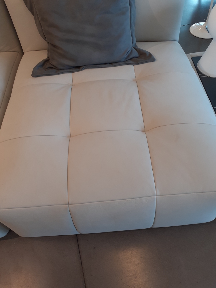 Divano modulare in pelle con tavolino e top in gres