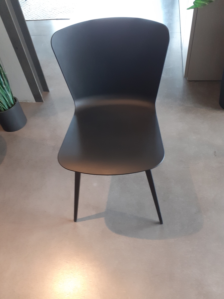 Set di 4 sedie in polipropilene nero