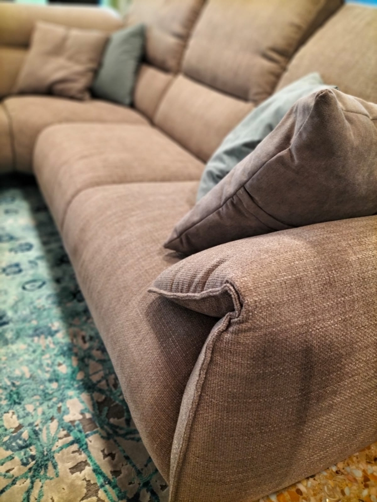 Divano con penisola, poggiatesta reclinabili cm 295 x 260