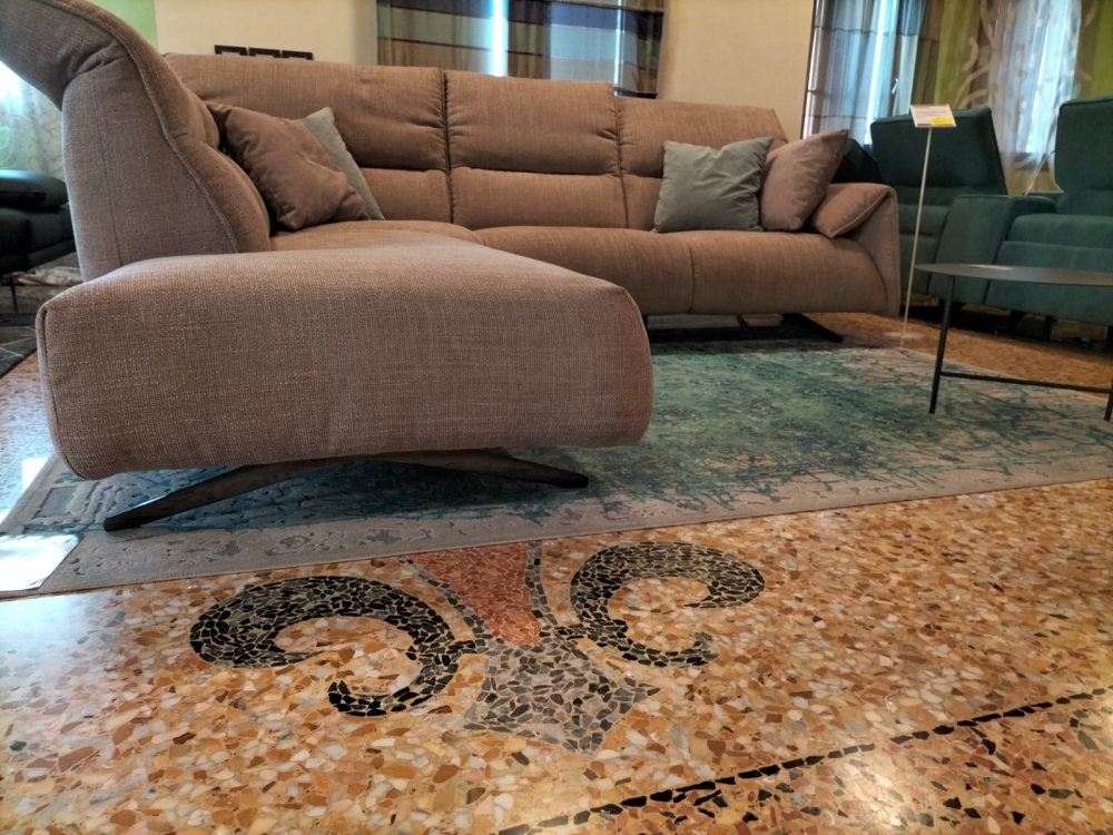 Divano con penisola, poggiatesta reclinabili cm 295 x 260