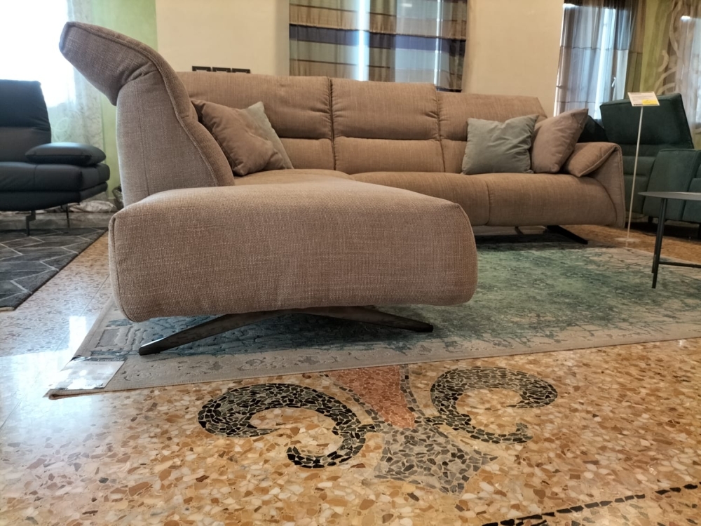 Divano con penisola, poggiatesta reclinabili cm 295 x 260